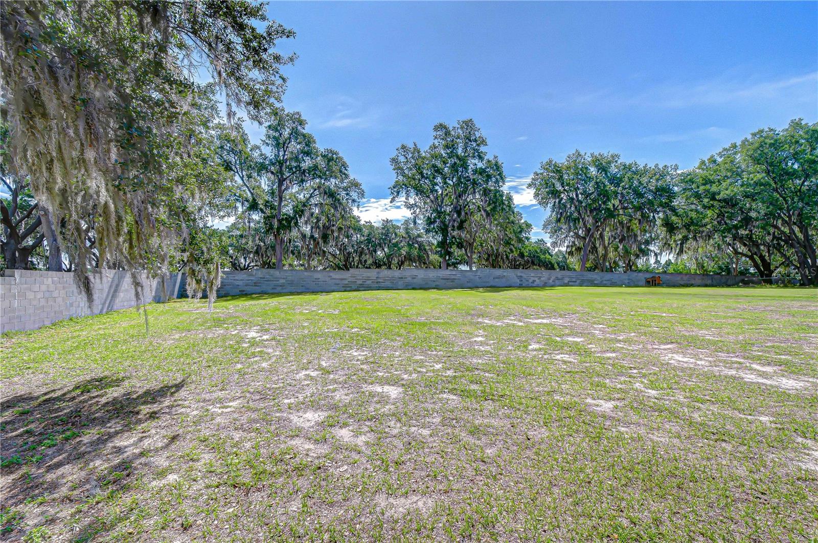 WINCHESTER WOODS - Residential