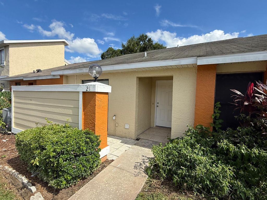 Photo of 21 Silver Park Circle, Kissimmee, FL 34743 (MLS # S5135936)