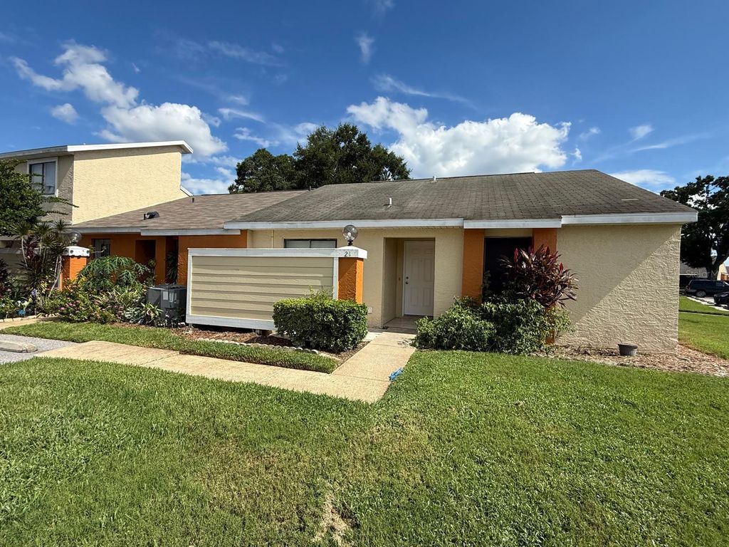 Photo of 21 Silver Park Circle, Kissimmee, FL 34743 (MLS # S5135936)