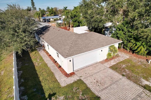 Photo of 2011 Outer Drive #1, Sarasota, FL 34231 (MLS # A4692477)