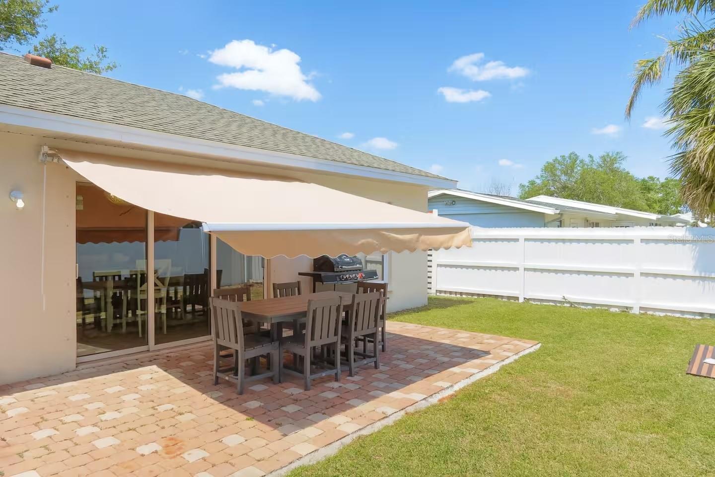 LAS LOMAS DE SARASOTA - Residential Lease