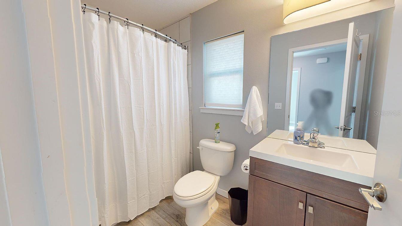 LAS LOMAS DE SARASOTA - Residential Lease