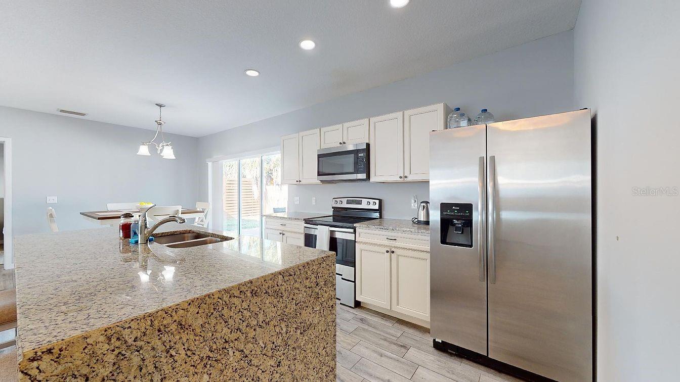 LAS LOMAS DE SARASOTA - Residential Lease