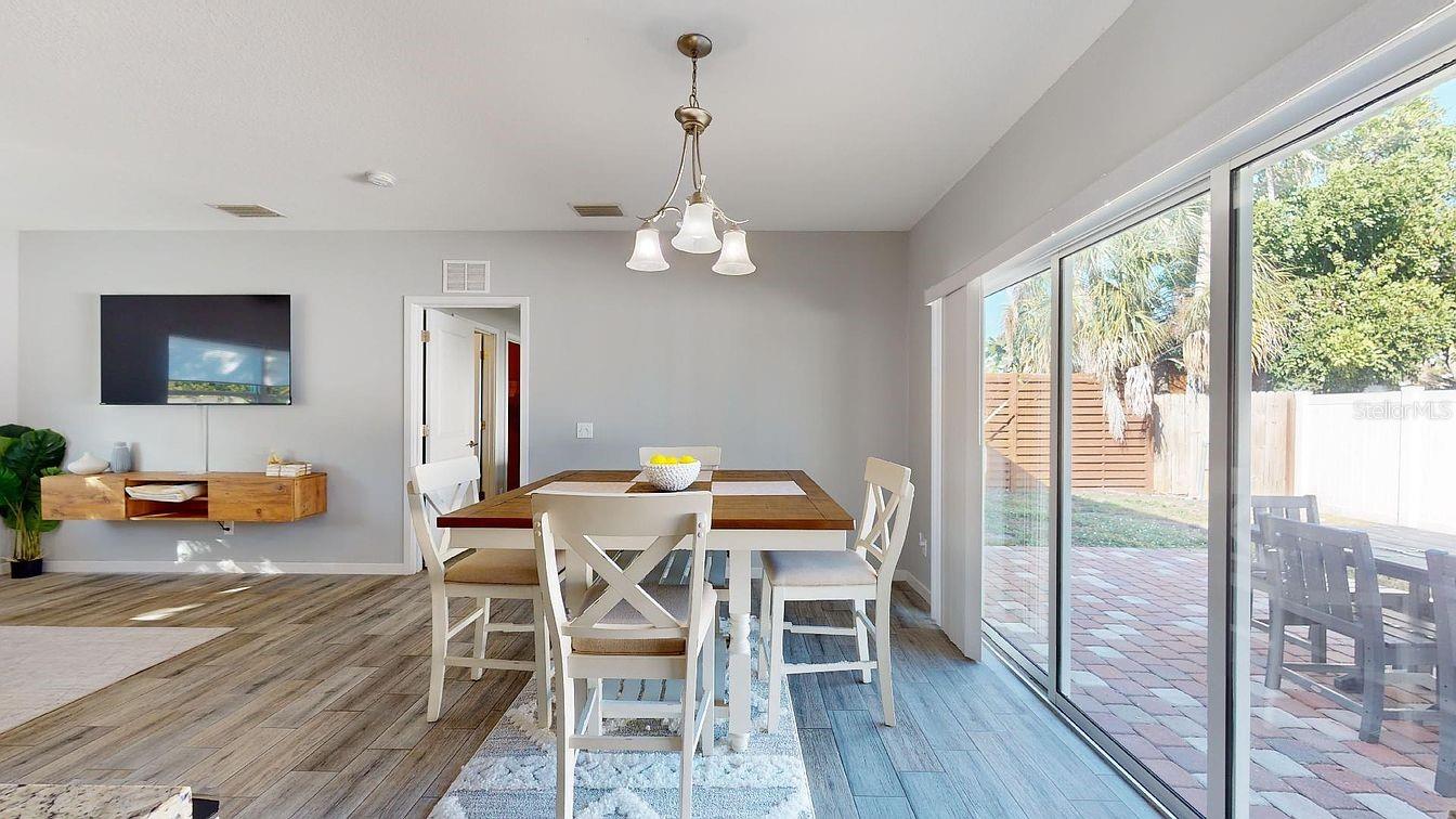 LAS LOMAS DE SARASOTA - Residential Lease