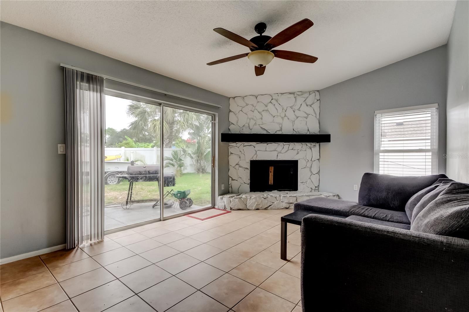 BONNIE GLYNN PH ONE-B - Residential