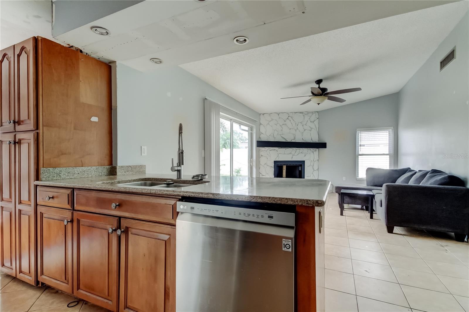 BONNIE GLYNN PH ONE-B - Residential