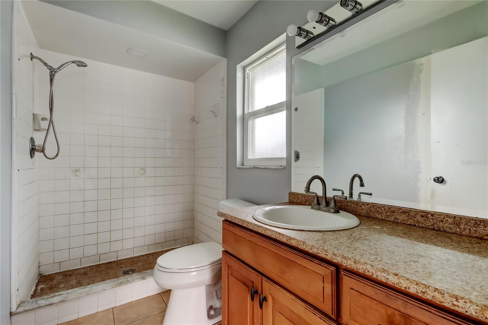 BONNIE GLYNN PH ONE-B - Residential