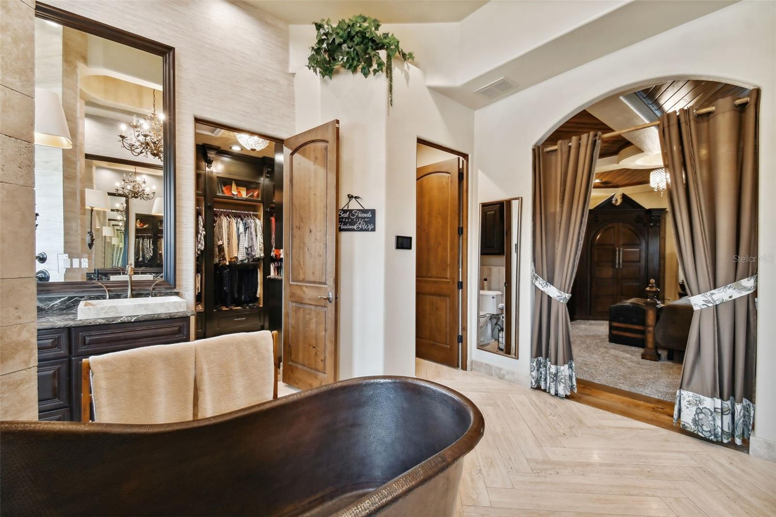 DAVIS ISLANDS PB10 PG52 TO 57 - Residential