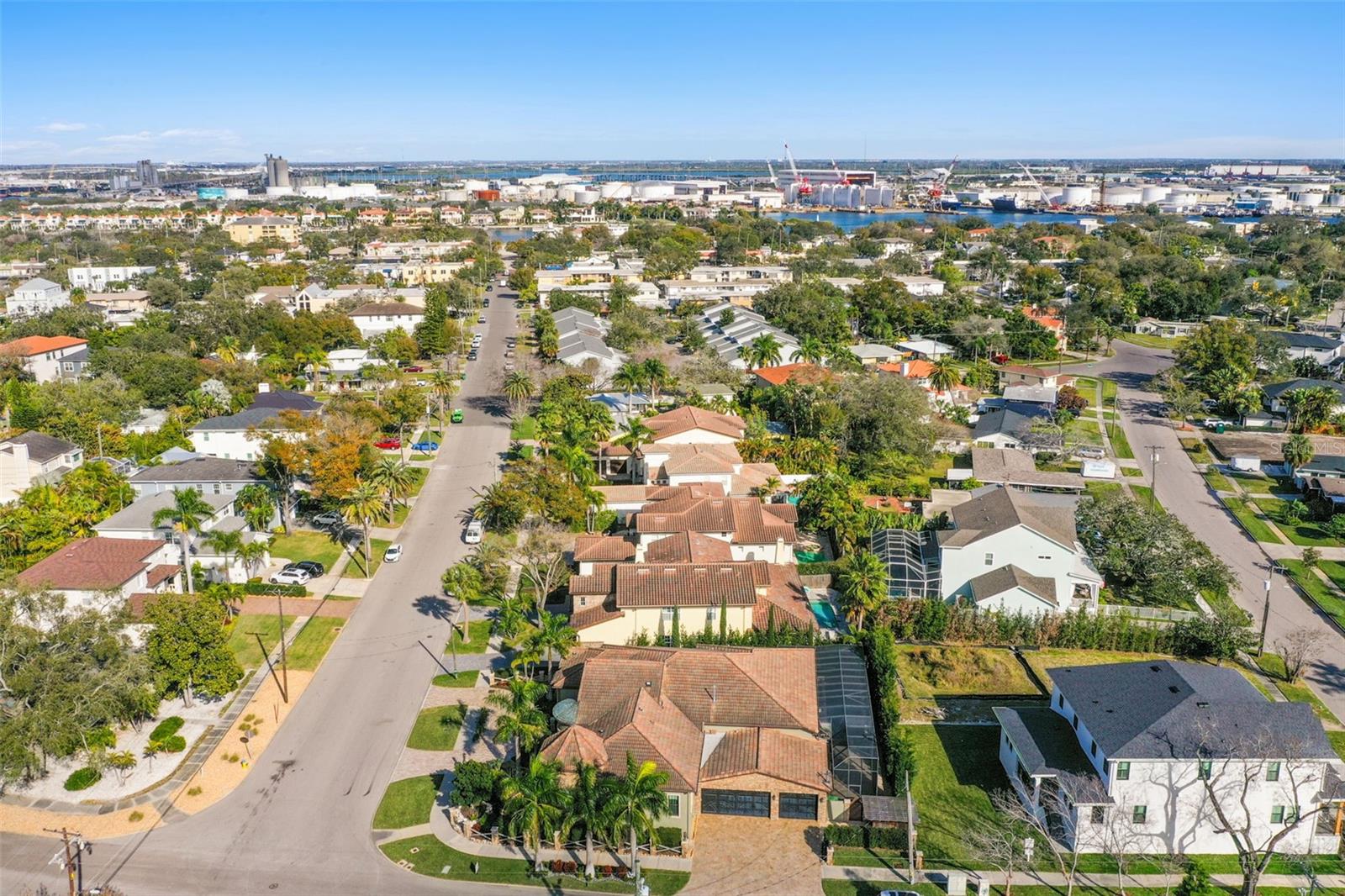 DAVIS ISLANDS PB10 PG52 TO 57 - Residential