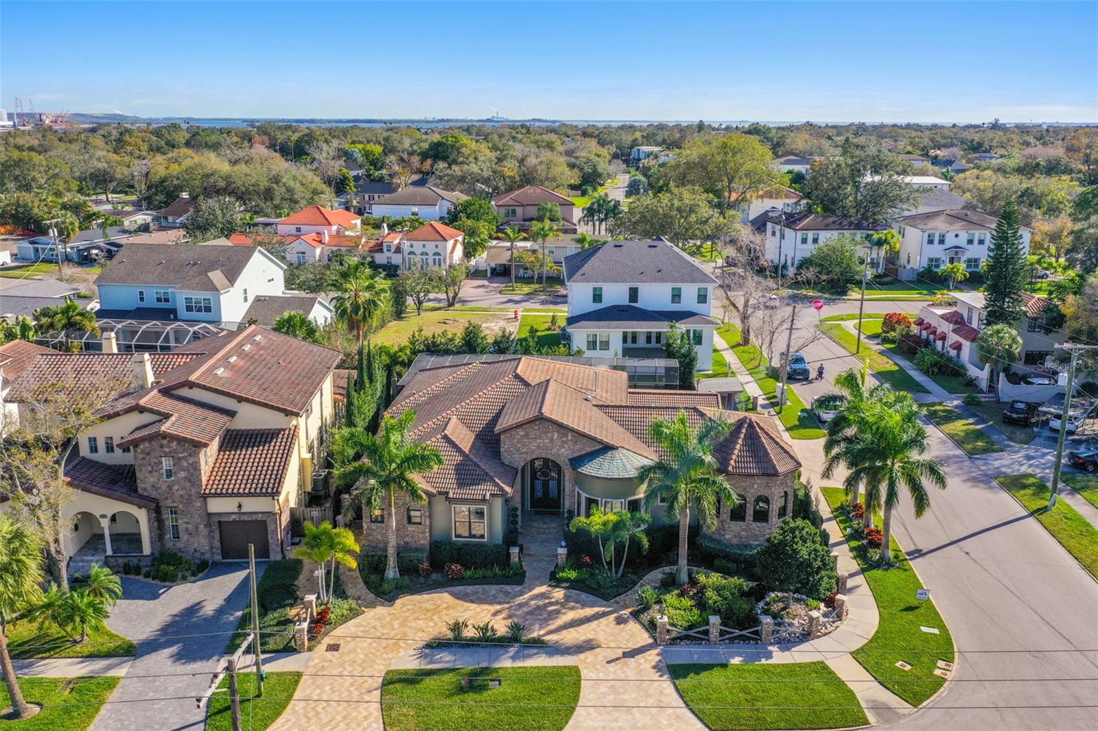 DAVIS ISLANDS PB10 PG52 TO 57 - Residential