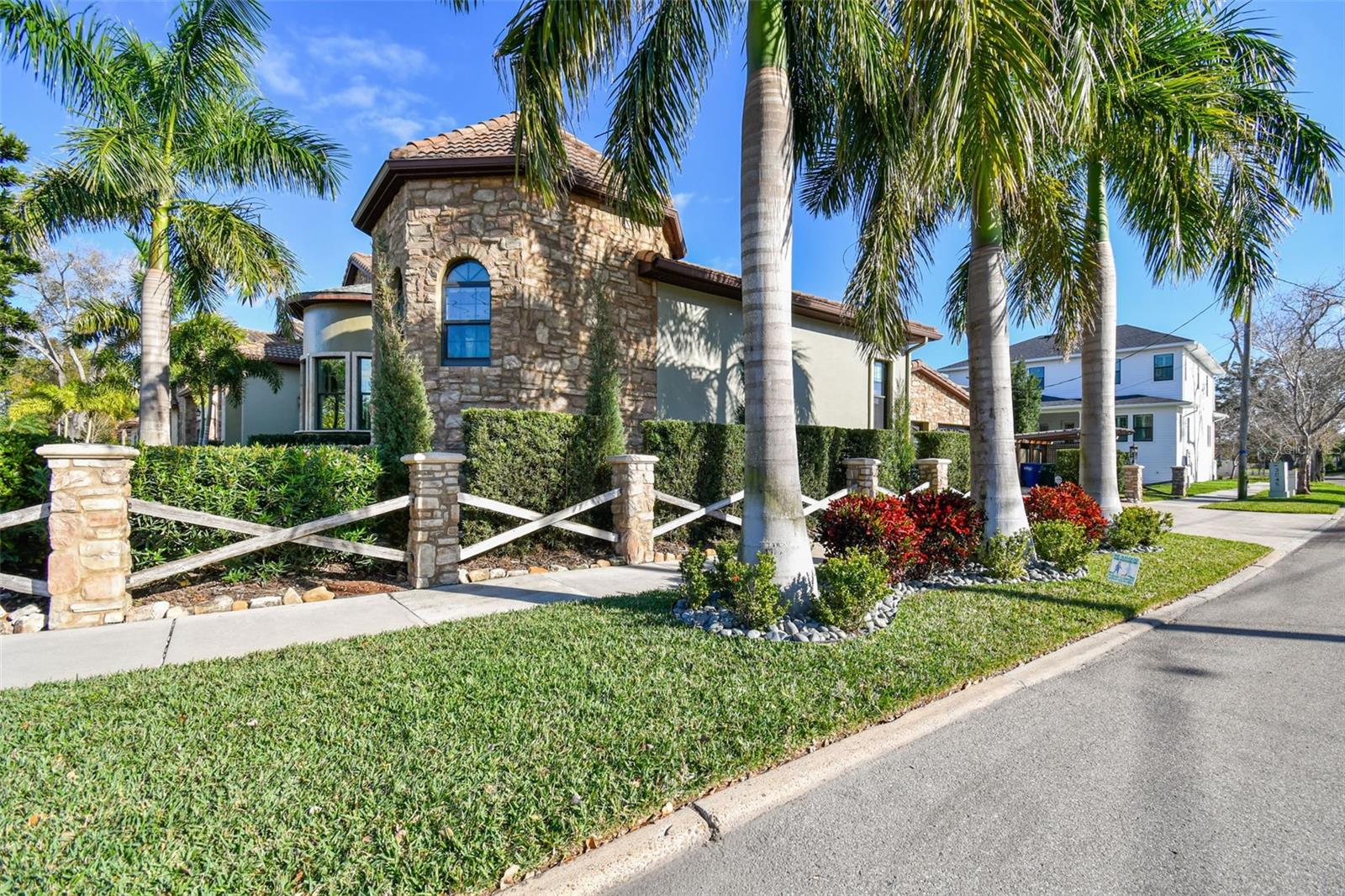 DAVIS ISLANDS PB10 PG52 TO 57 - Residential