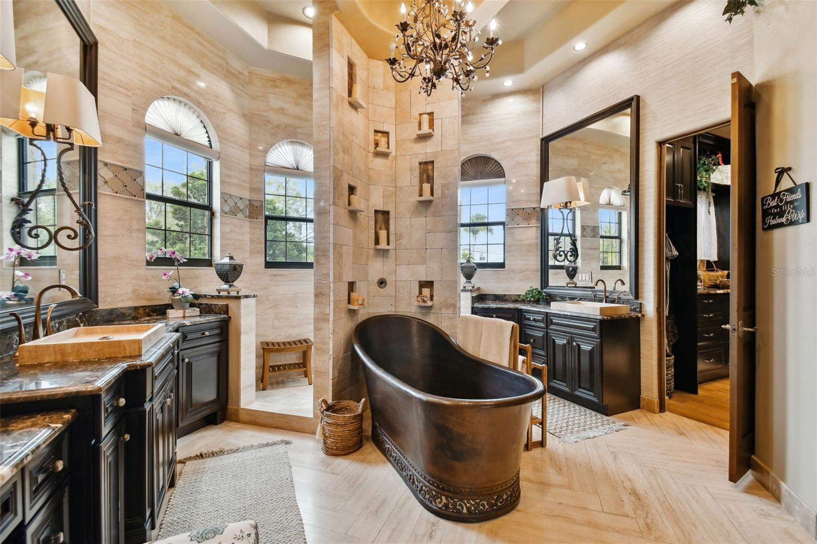 DAVIS ISLANDS PB10 PG52 TO 57 - Residential