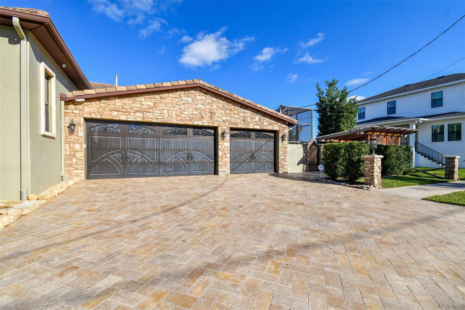 DAVIS ISLANDS PB10 PG52 TO 57 - Residential