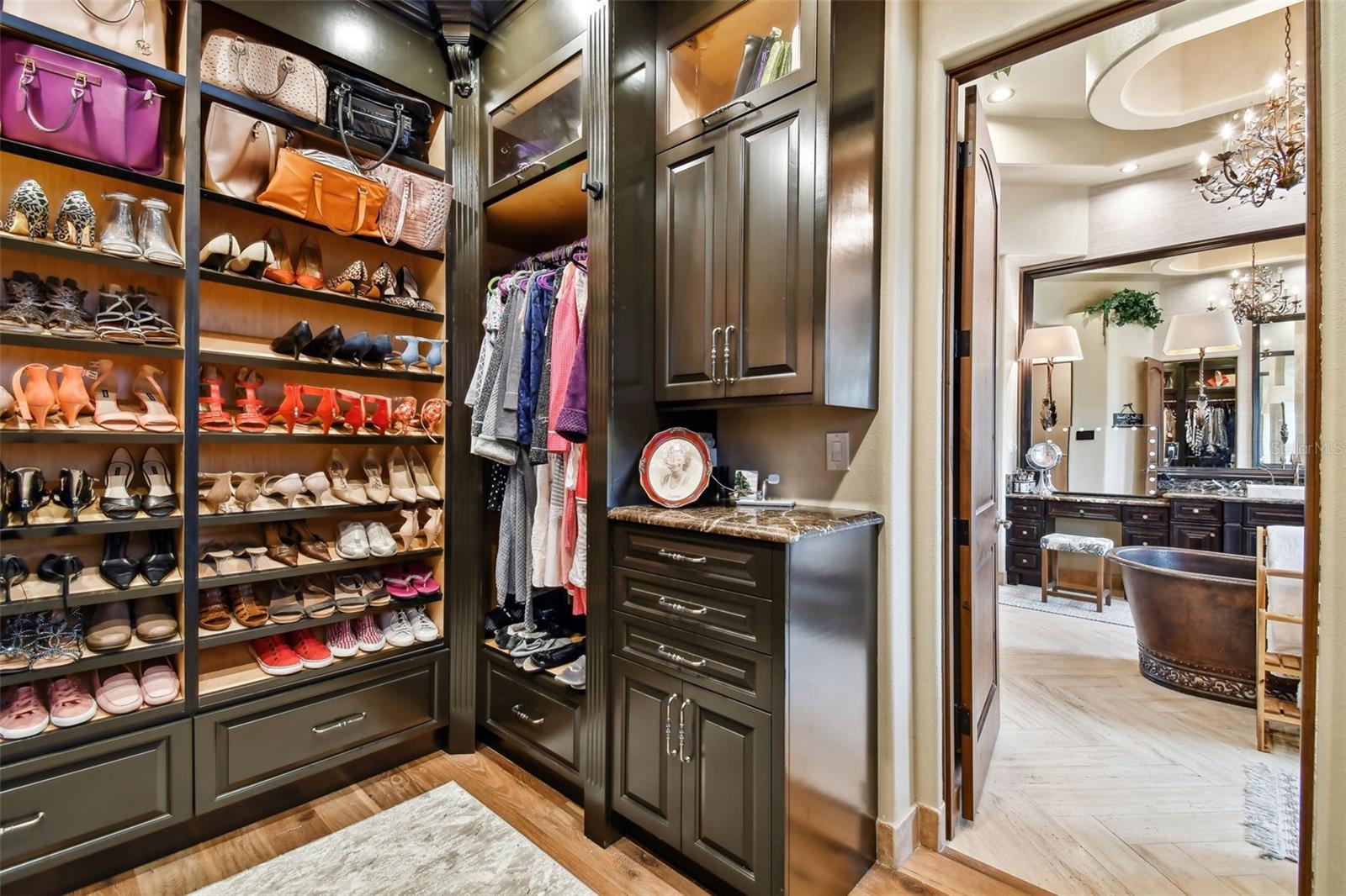 DAVIS ISLANDS PB10 PG52 TO 57 - Residential