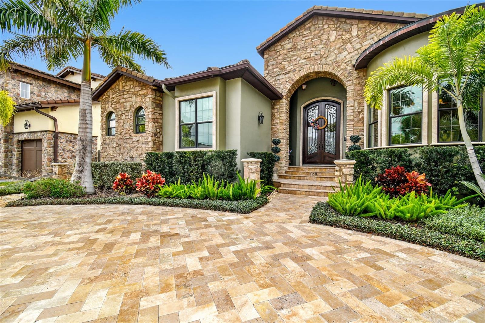 DAVIS ISLANDS PB10 PG52 TO 57 - Residential