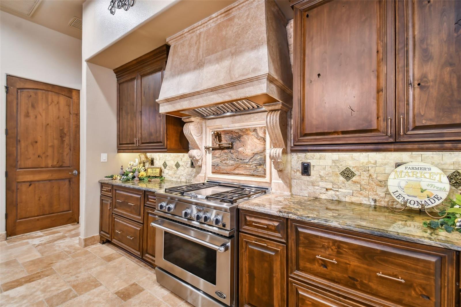 DAVIS ISLANDS PB10 PG52 TO 57 - Residential