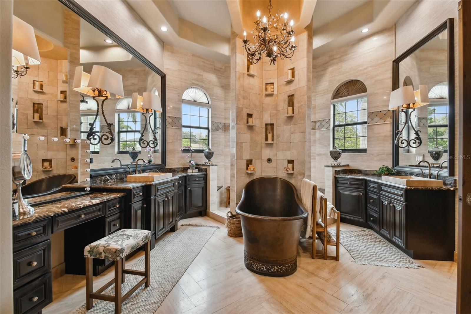 DAVIS ISLANDS PB10 PG52 TO 57 - Residential