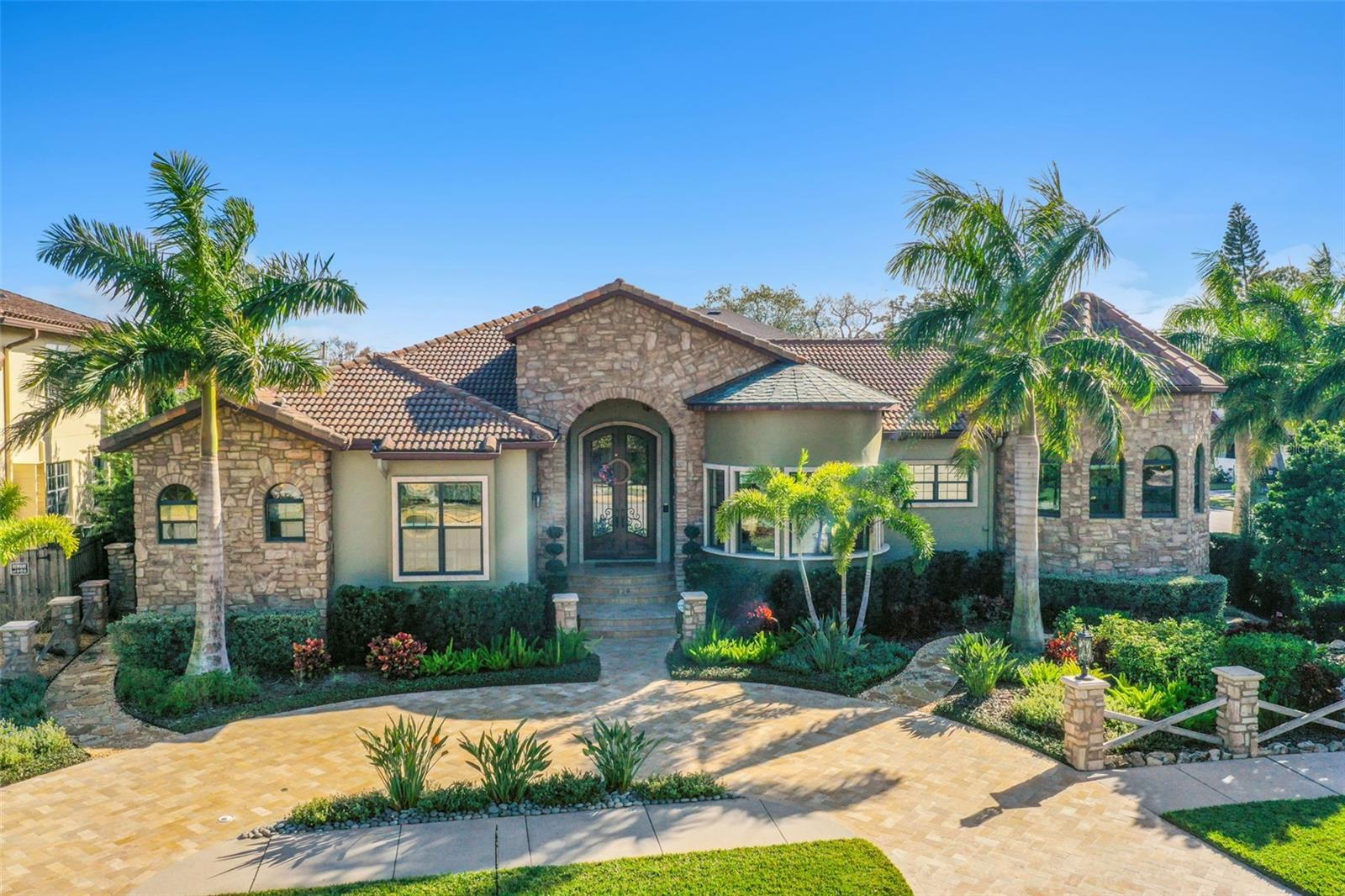 DAVIS ISLANDS PB10 PG52 TO 57 - Residential