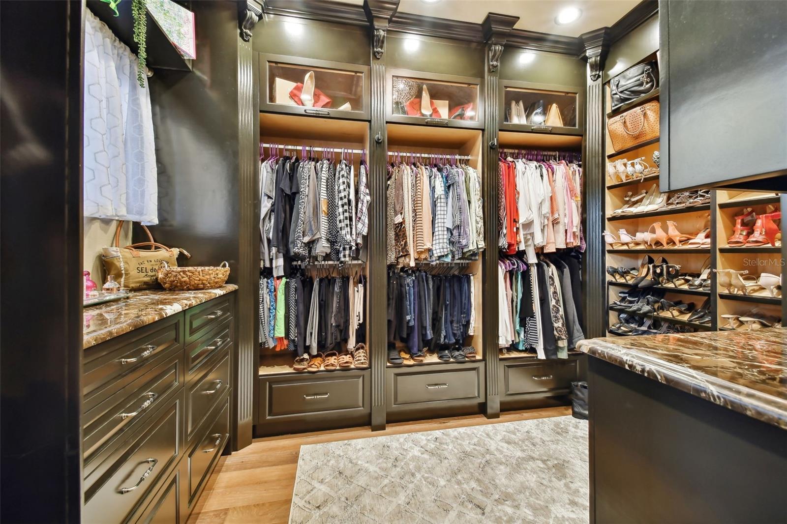 DAVIS ISLANDS PB10 PG52 TO 57 - Residential