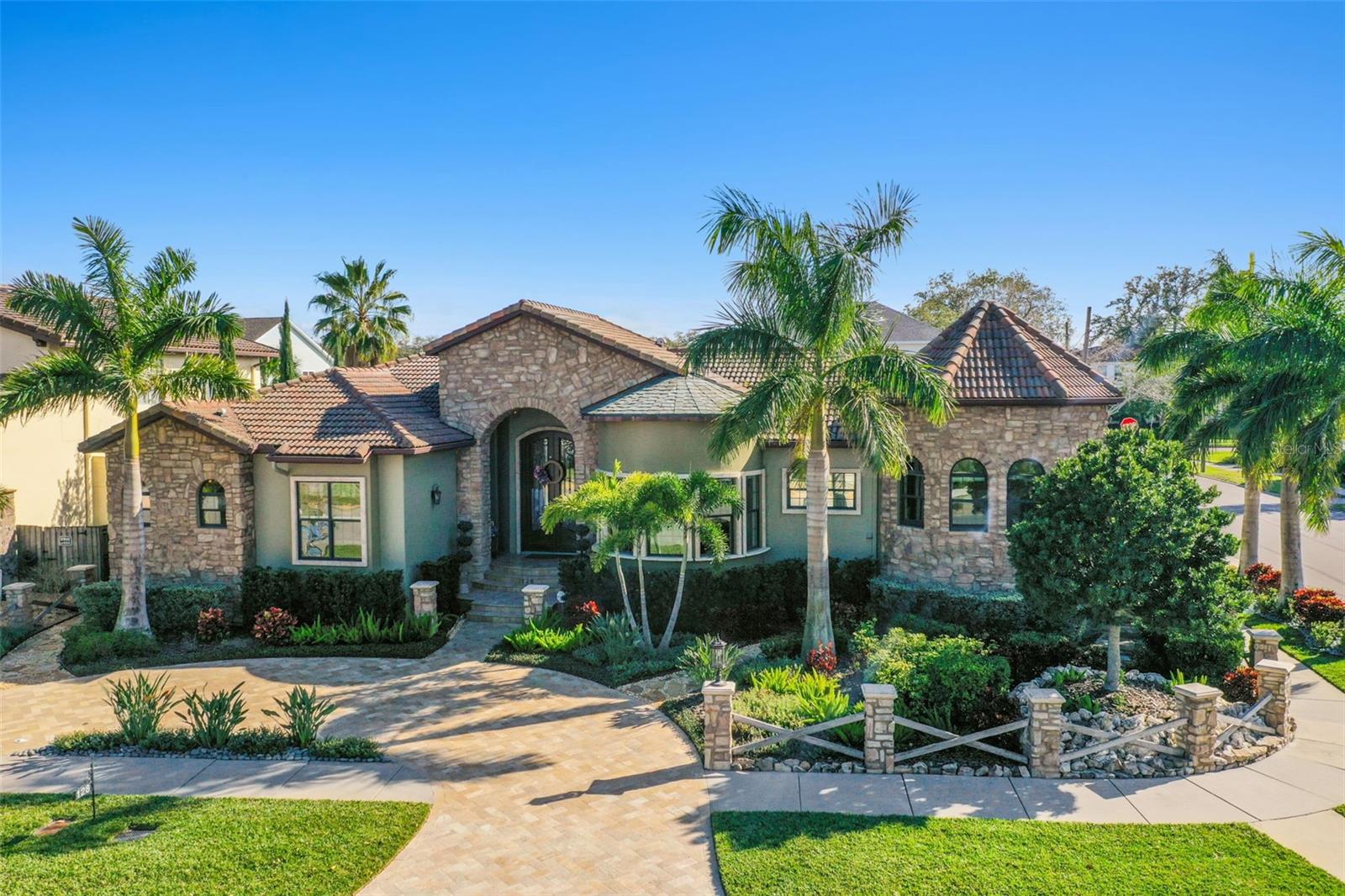 DAVIS ISLANDS PB10 PG52 TO 57 - Residential