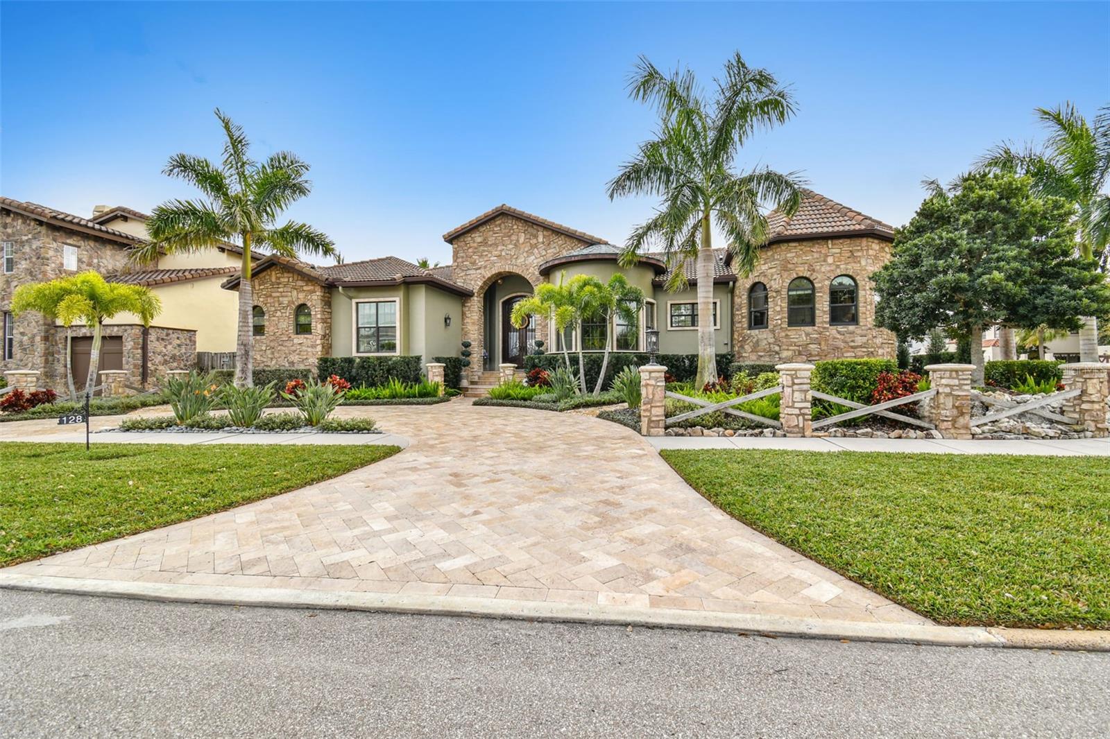 DAVIS ISLANDS PB10 PG52 TO 57 - Residential