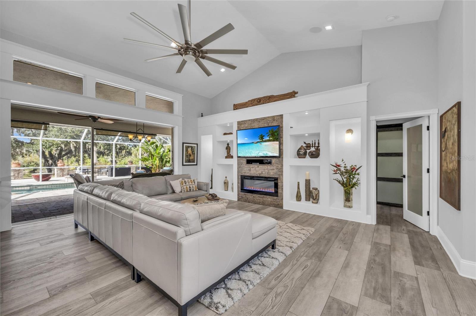 OAK FORD GOLF CLUB - Residential