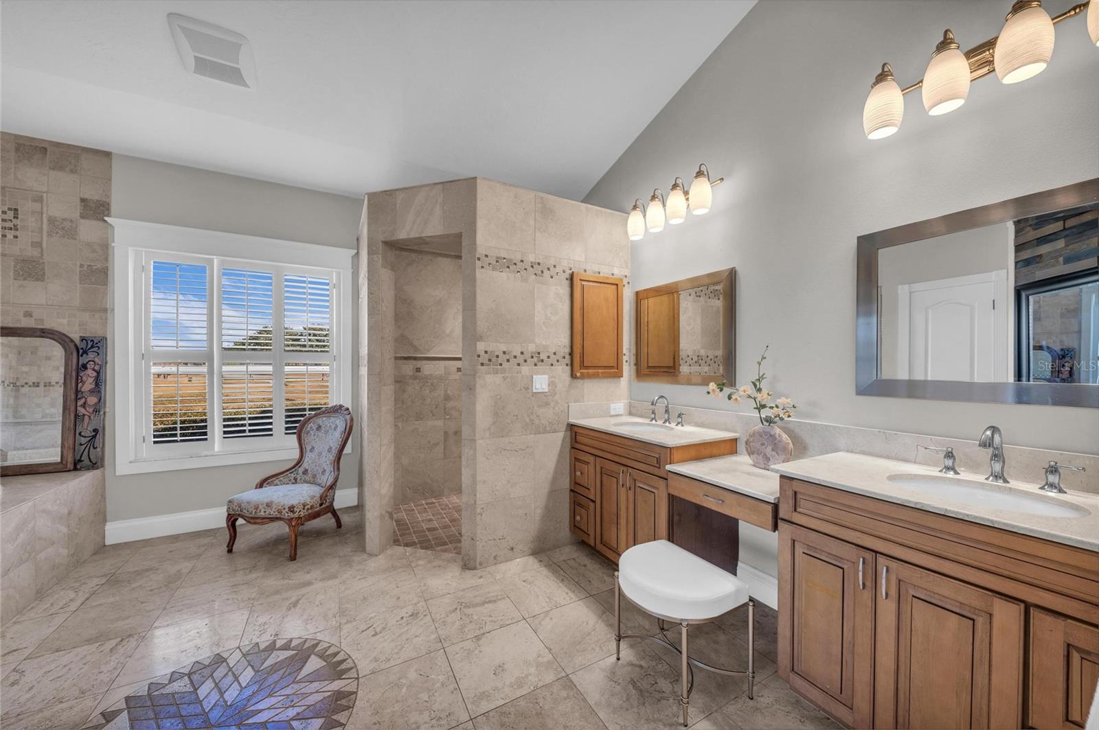 OAK FORD GOLF CLUB - Residential