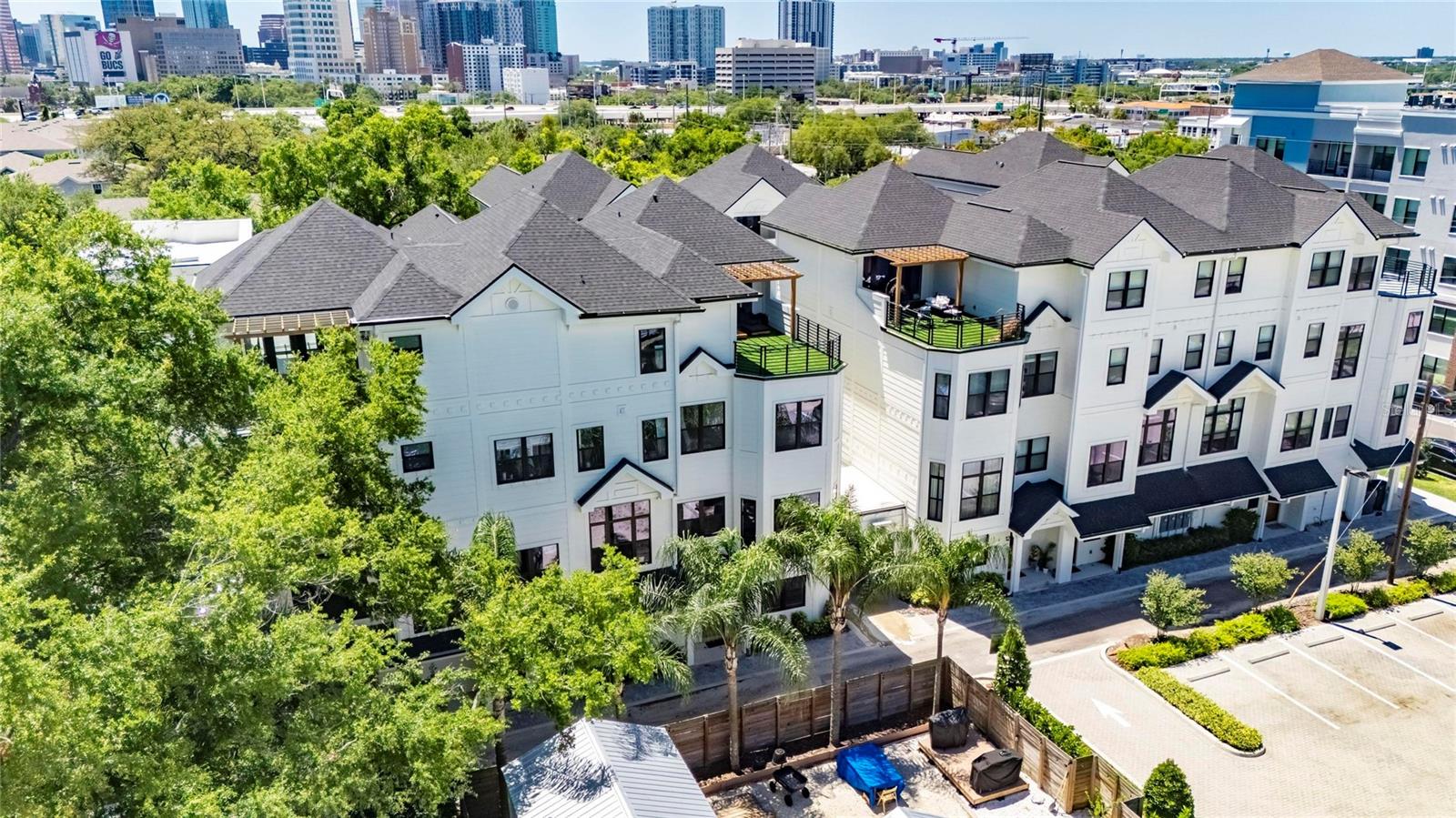 7TH & MORGAN TWNHMS - Residential