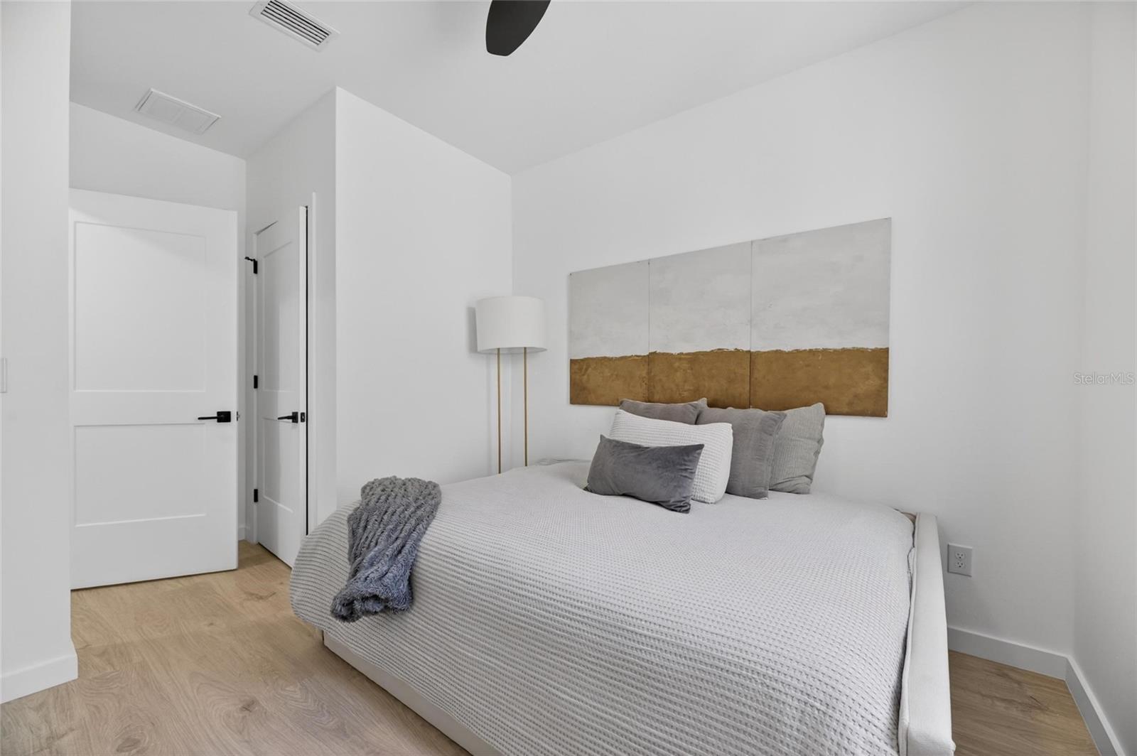 7TH & MORGAN TWNHMS - Residential