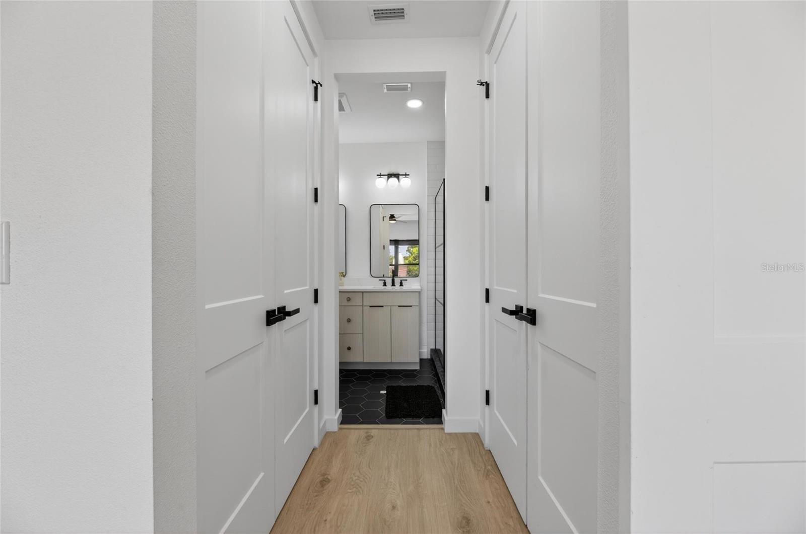 7TH & MORGAN TWNHMS - Residential