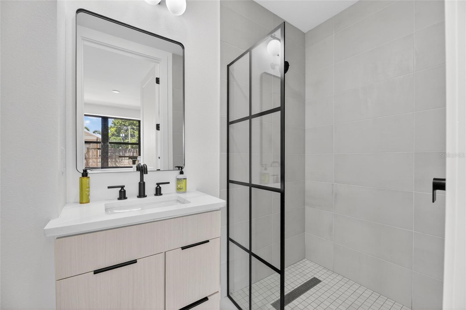 7TH & MORGAN TWNHMS - Residential