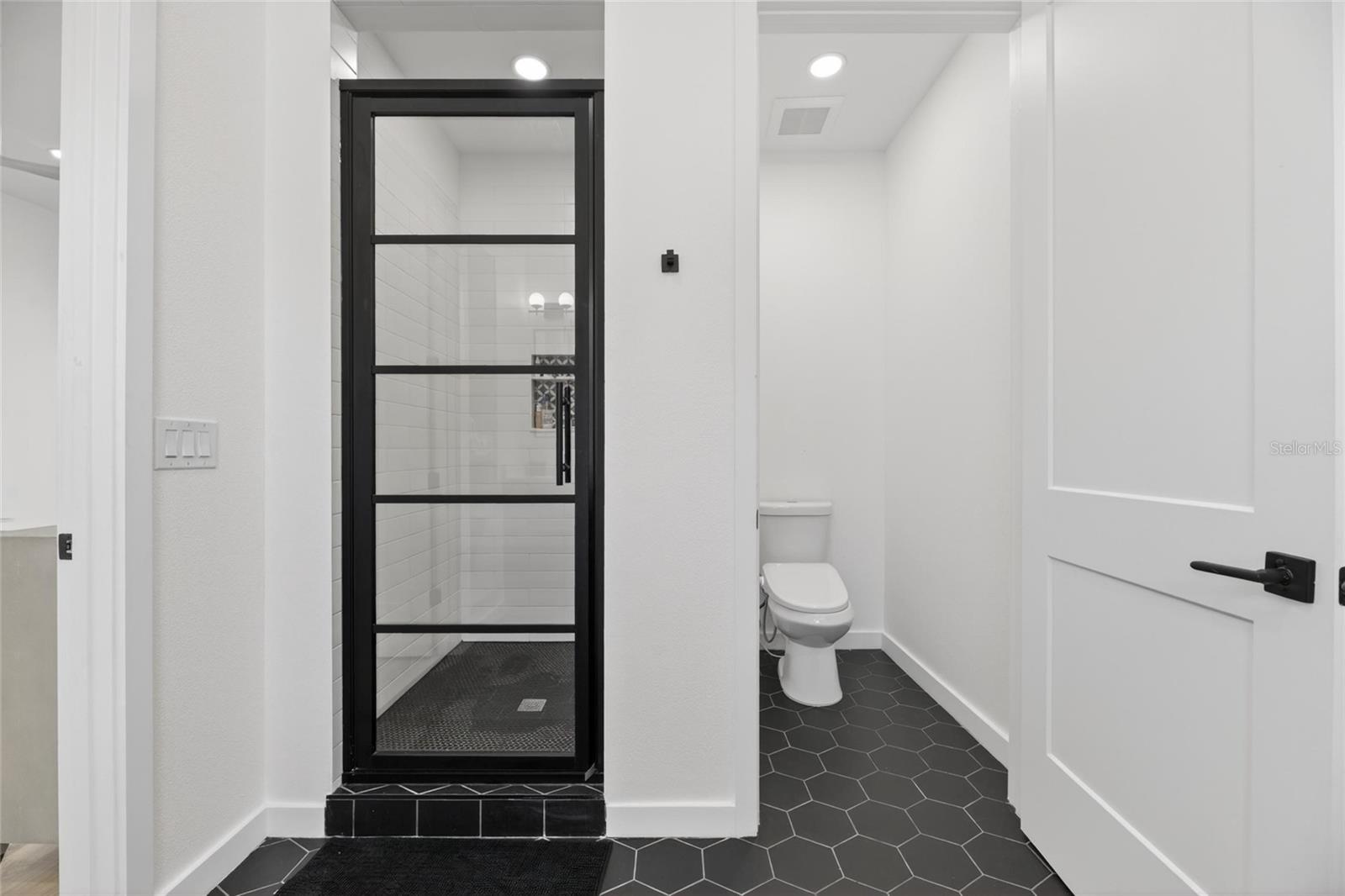 7TH & MORGAN TWNHMS - Residential