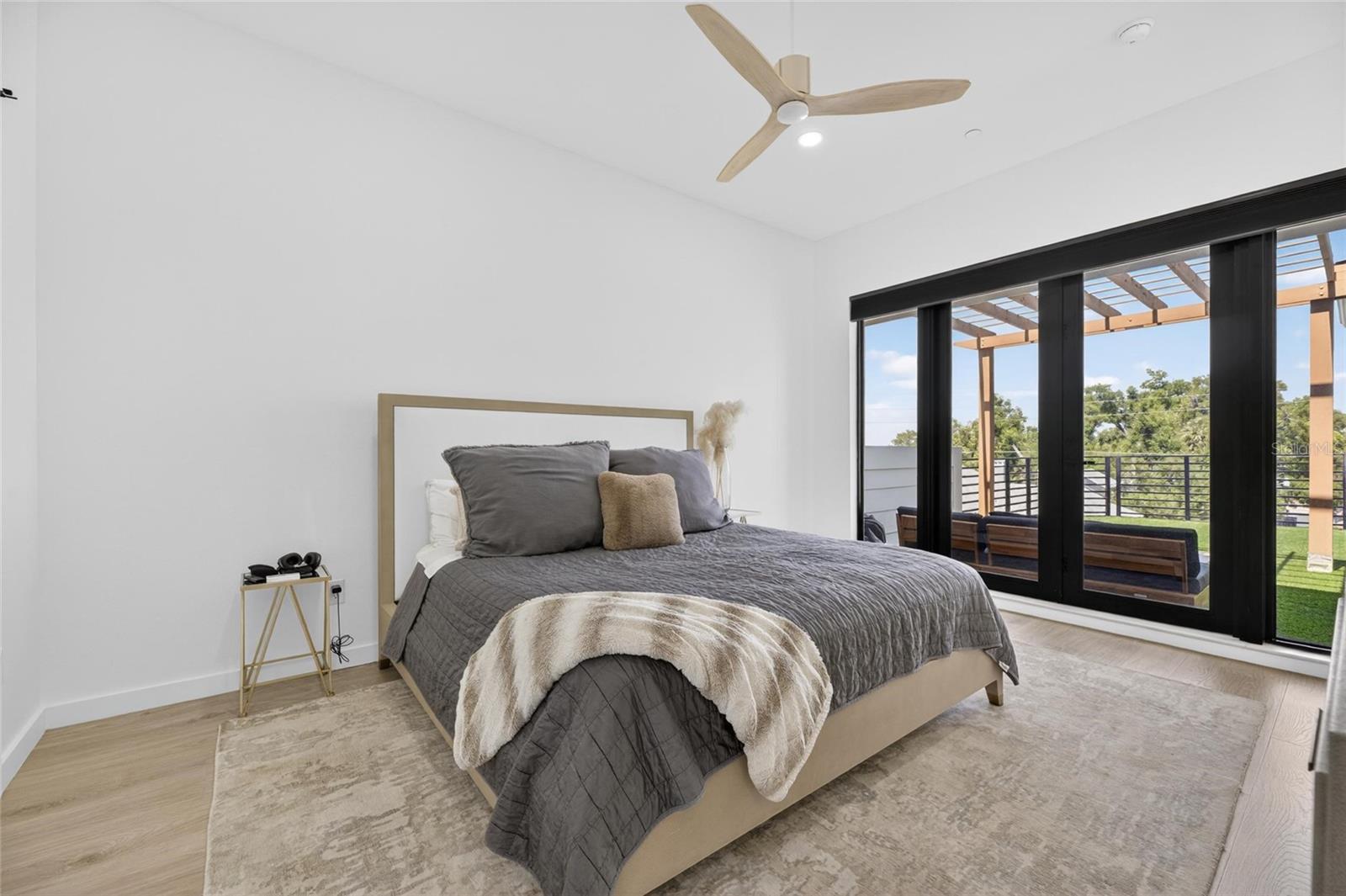 7TH & MORGAN TWNHMS - Residential