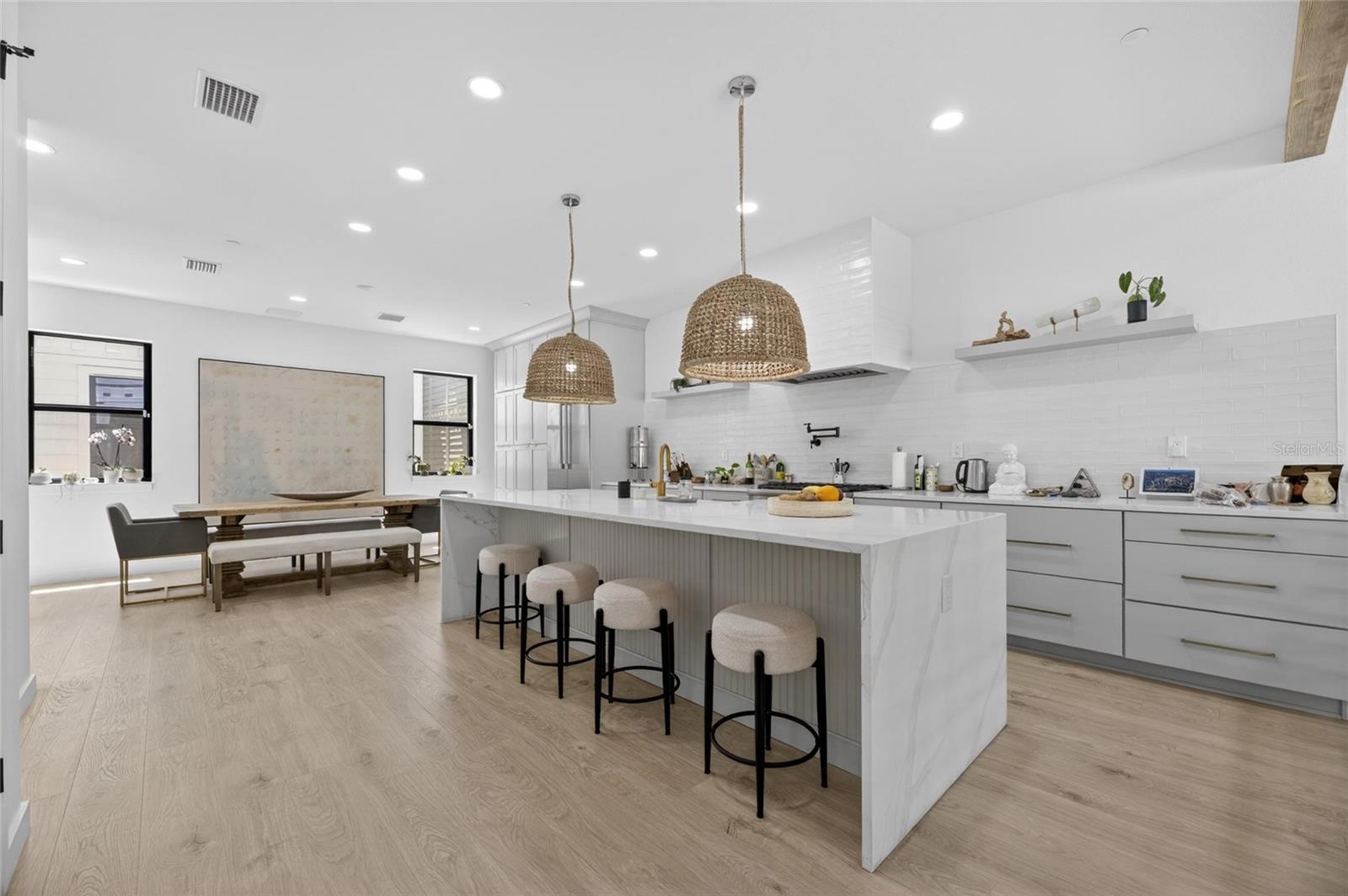 7TH & MORGAN TWNHMS - Residential