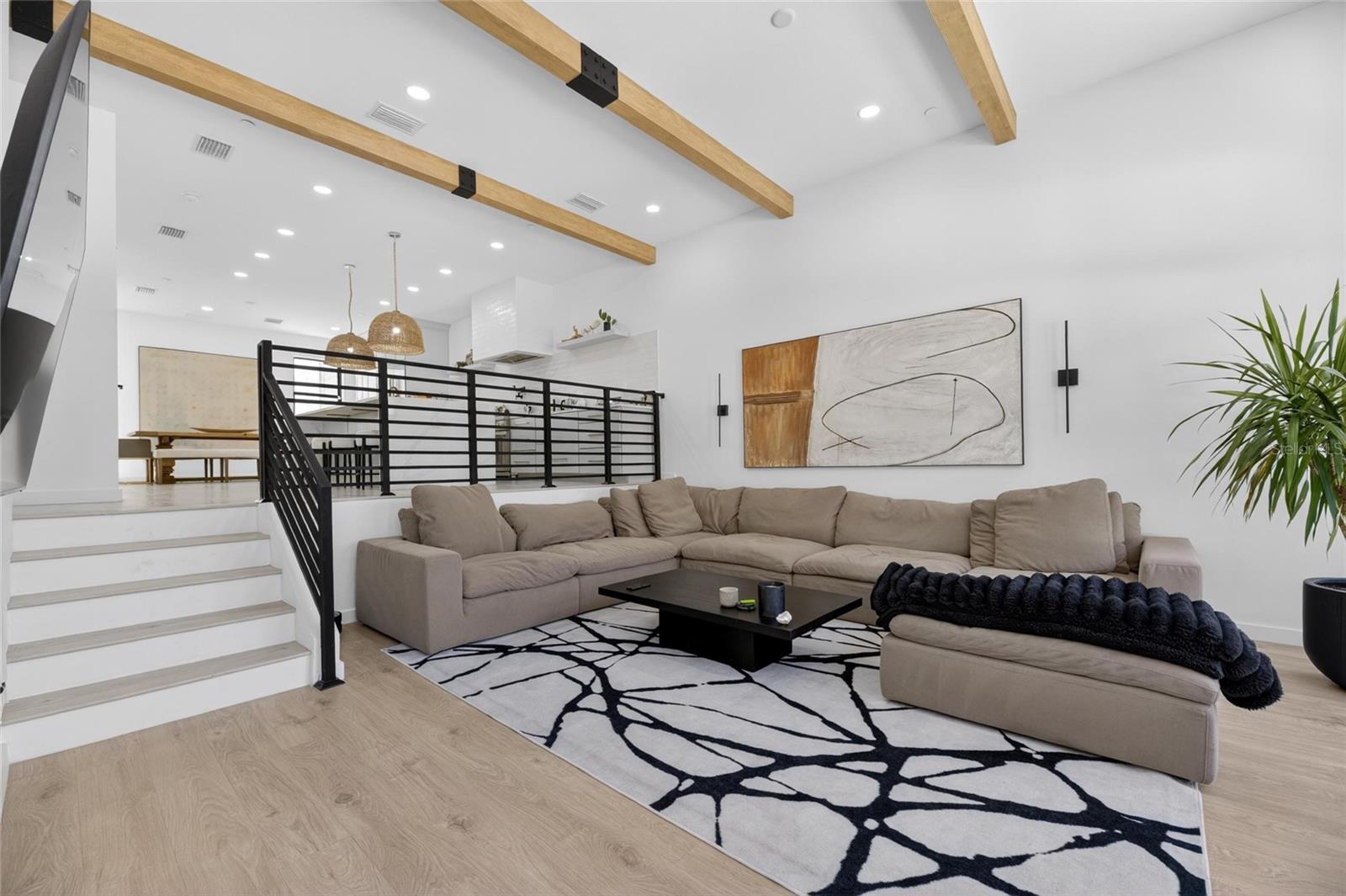 7TH & MORGAN TWNHMS - Residential