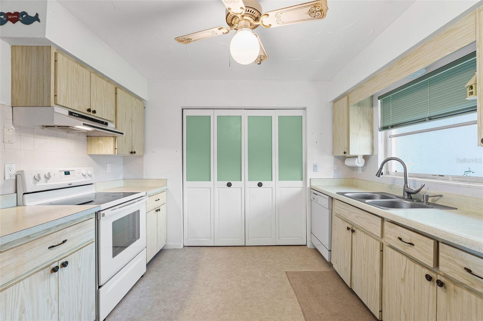 LAKE TIPPECANOE - Residential