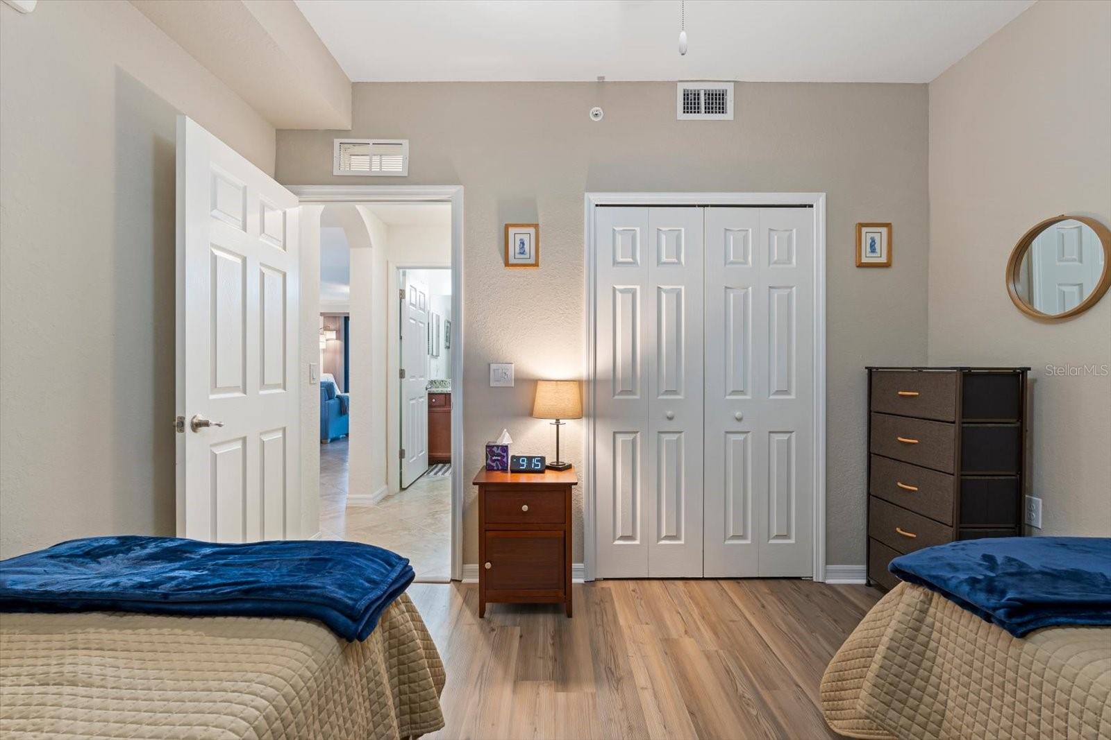 LAKEWOOD NATIONAL - Residential Lease