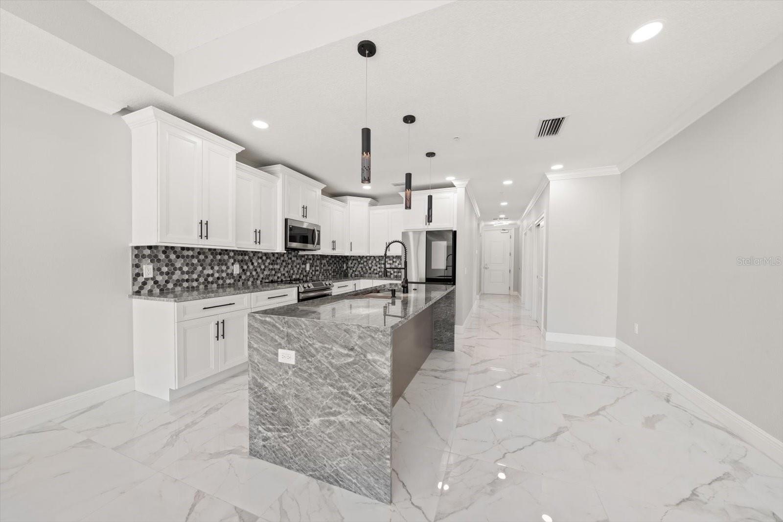 LA BRISA DEL MAR CONDO - Residential