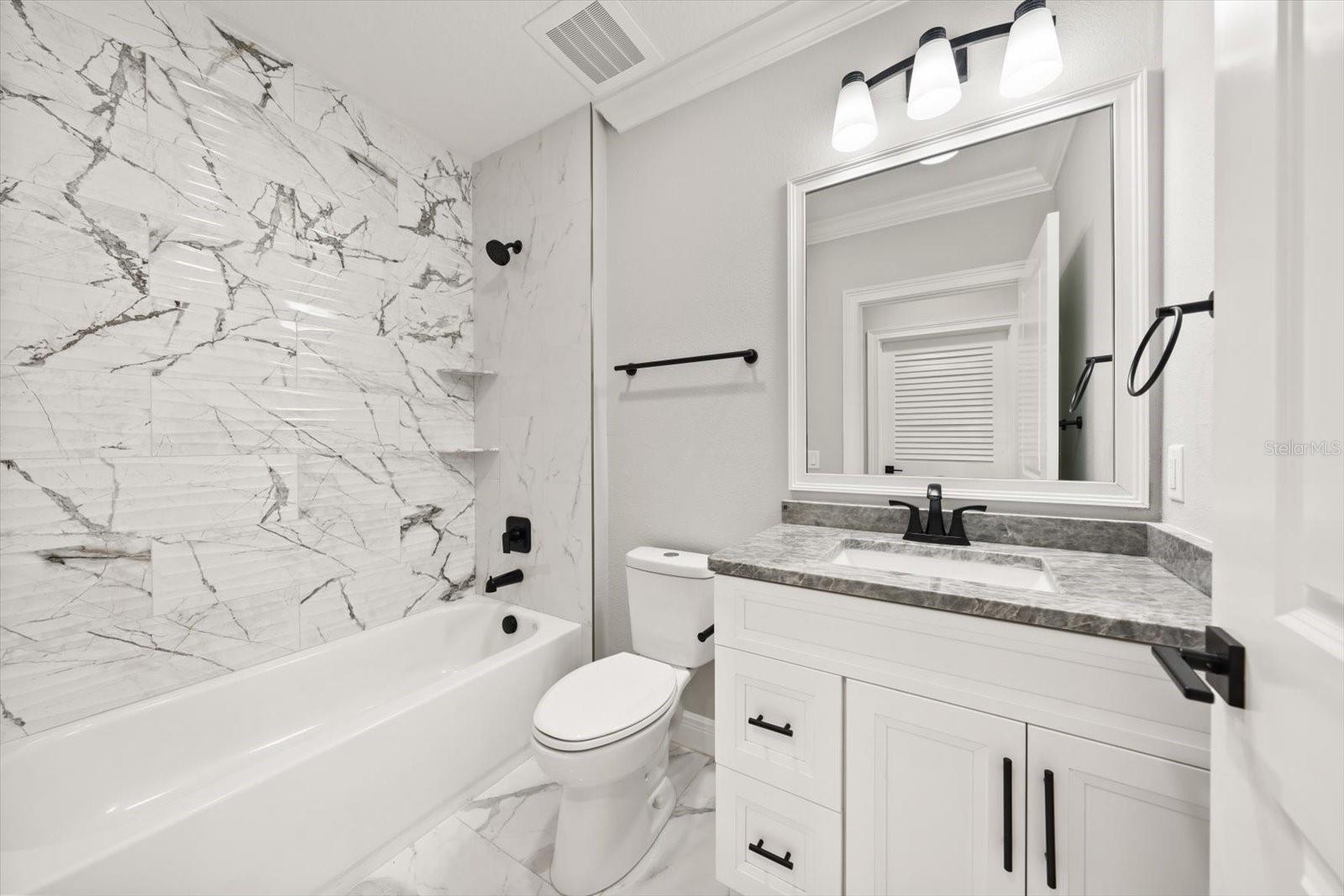 LA BRISA DEL MAR CONDO - Residential