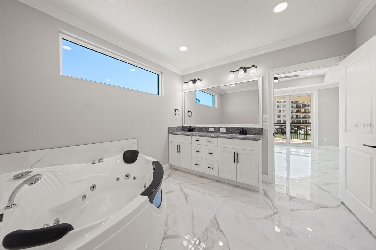 LA BRISA DEL MAR CONDO - Residential