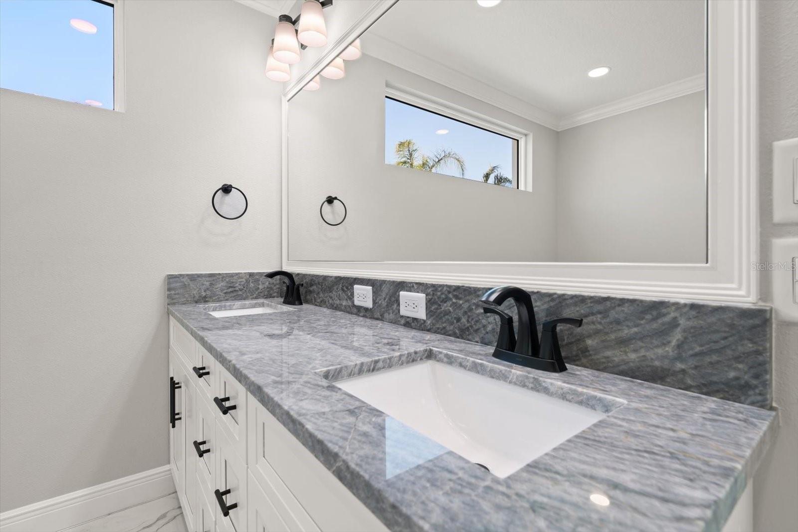 LA BRISA DEL MAR CONDO - Residential