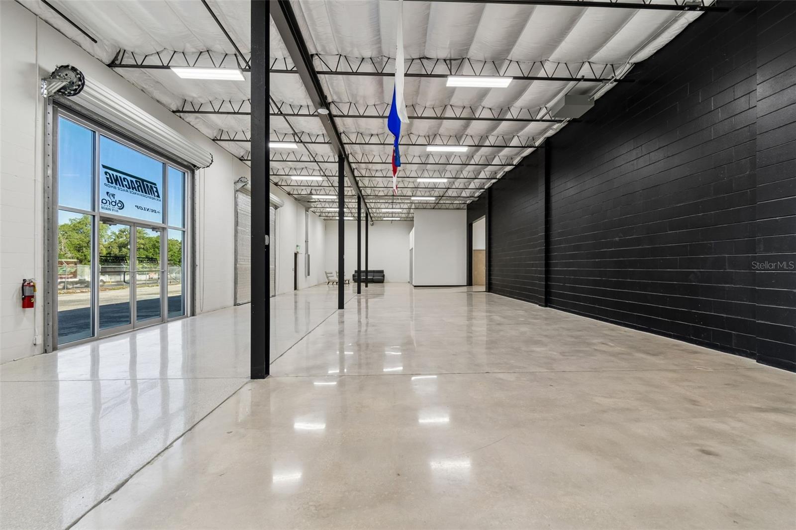 ACREAGE - Commercial Lease