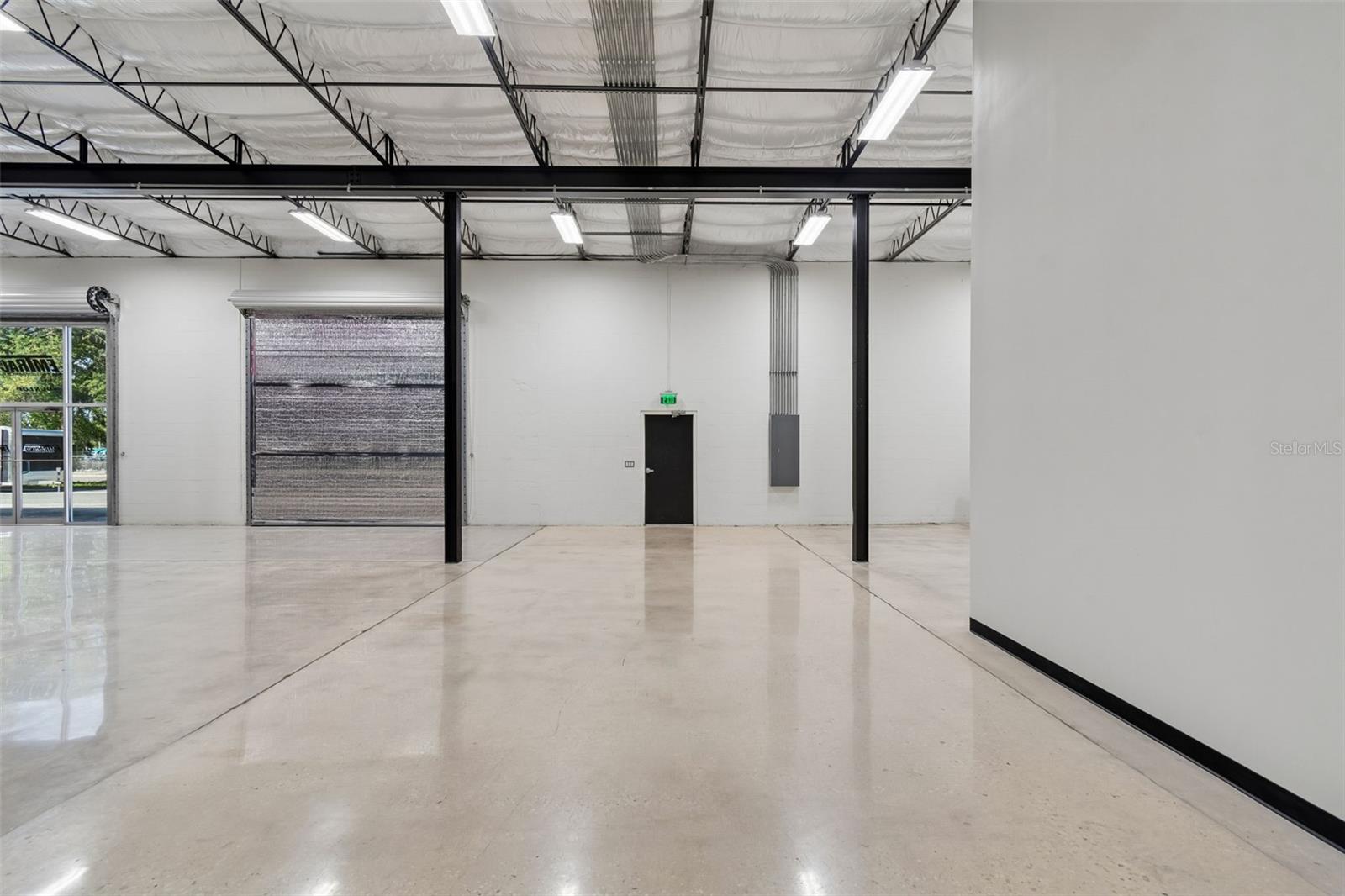 ACREAGE - Commercial Lease