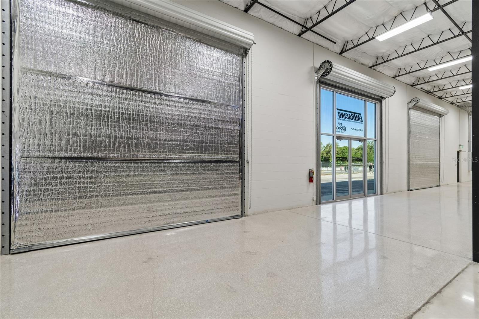 ACREAGE - Commercial Lease