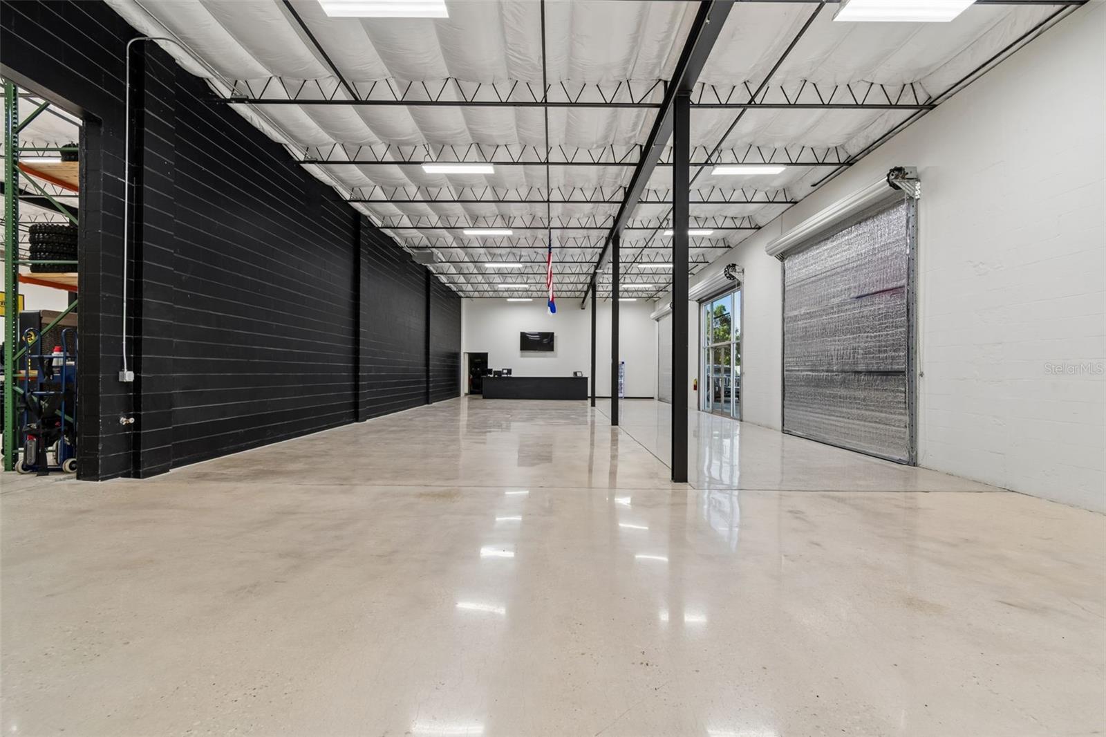 ACREAGE - Commercial Lease