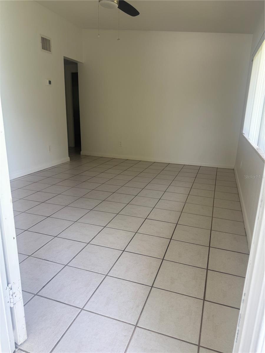 8 E EVANS STREET 8