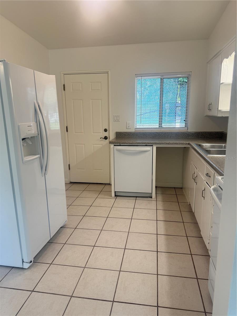 8 E EVANS STREET 8