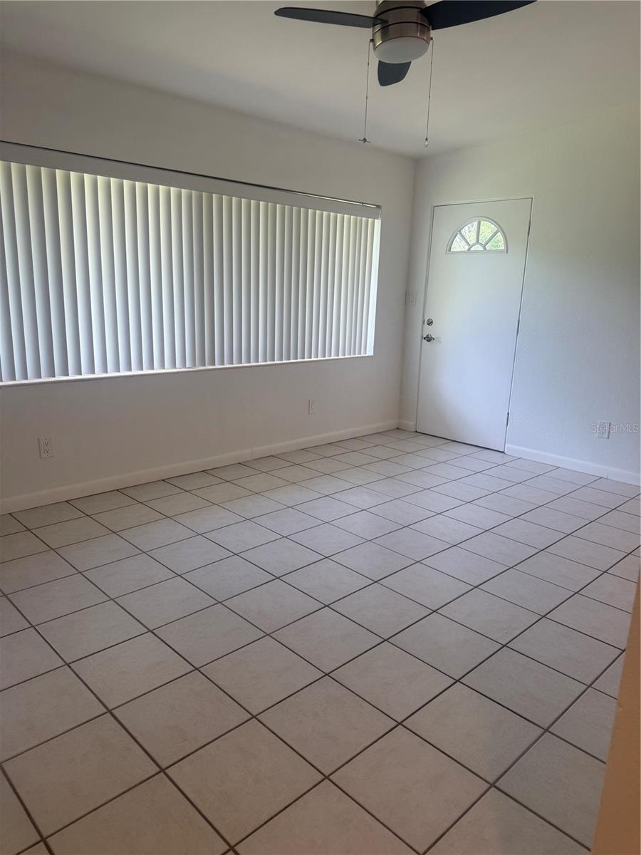 8 E EVANS STREET 8
