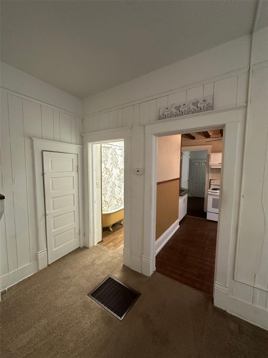 ONEAL & OSBORNS ADD - Residential Lease