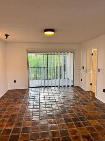 2462 KINGFISHER LANE J203